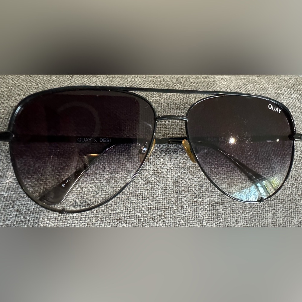 Dezi x quay sunglasses